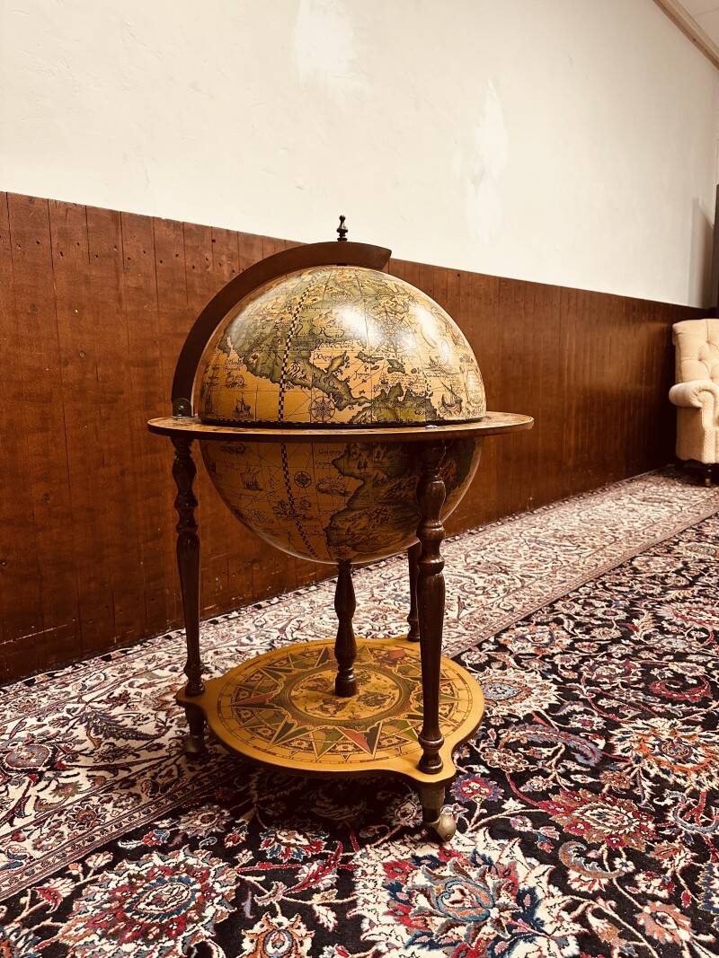 Classic Italian Drink Globe