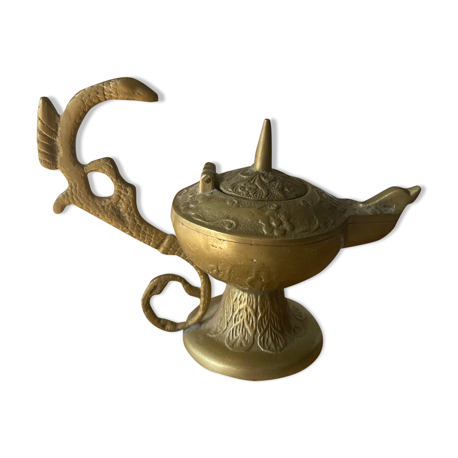 Old oil lamp Aladdin's lamp in bronze oriental lamp