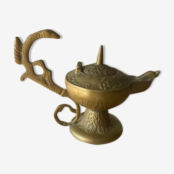 Old oil lamp Aladdin's lamp in bronze oriental lamp