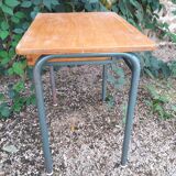 School desk with chair
