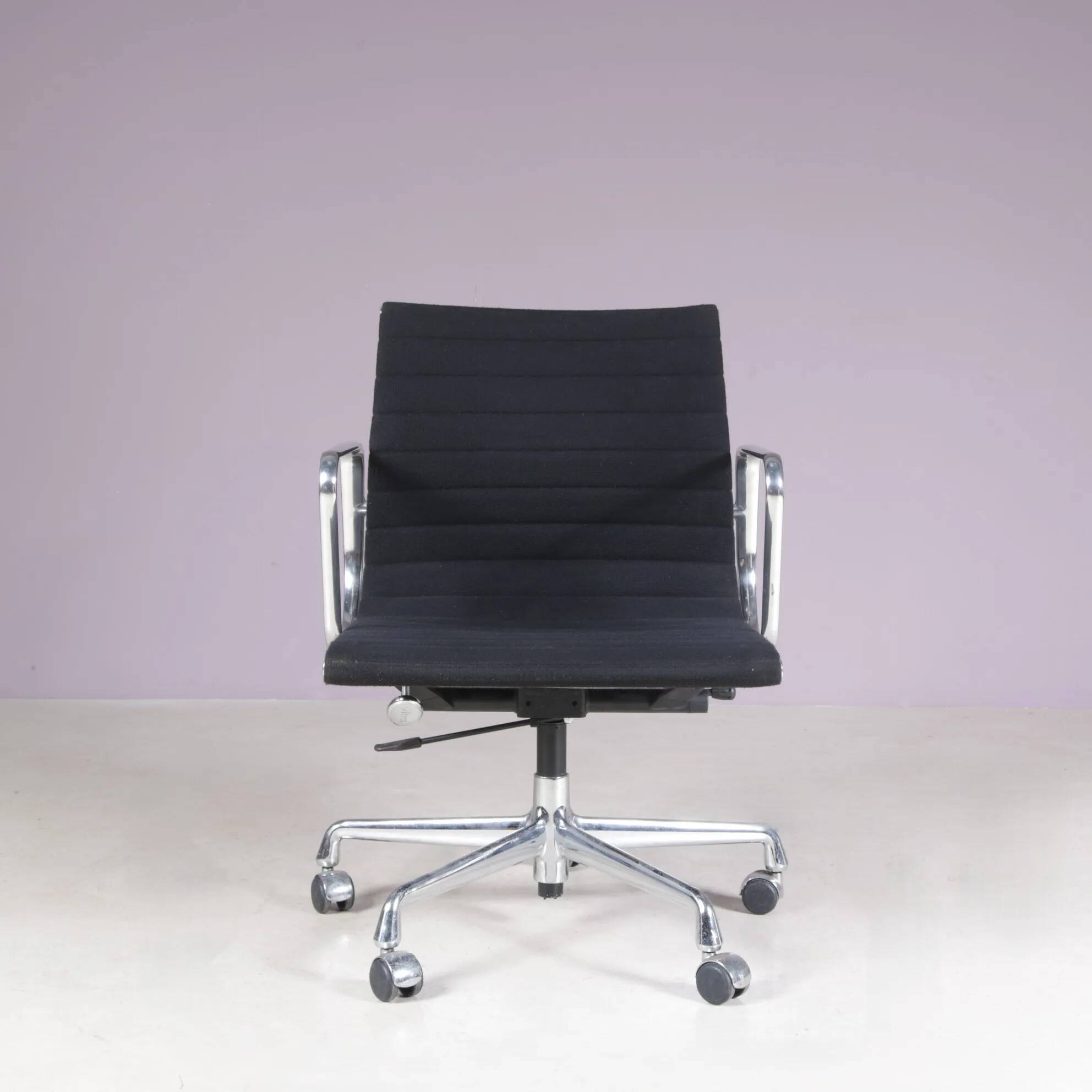 2000s desk chair model EA118, chrome base with black hopsack upholstery and aluminium armrests / Charles & Ray Eames / Vitra, Germany