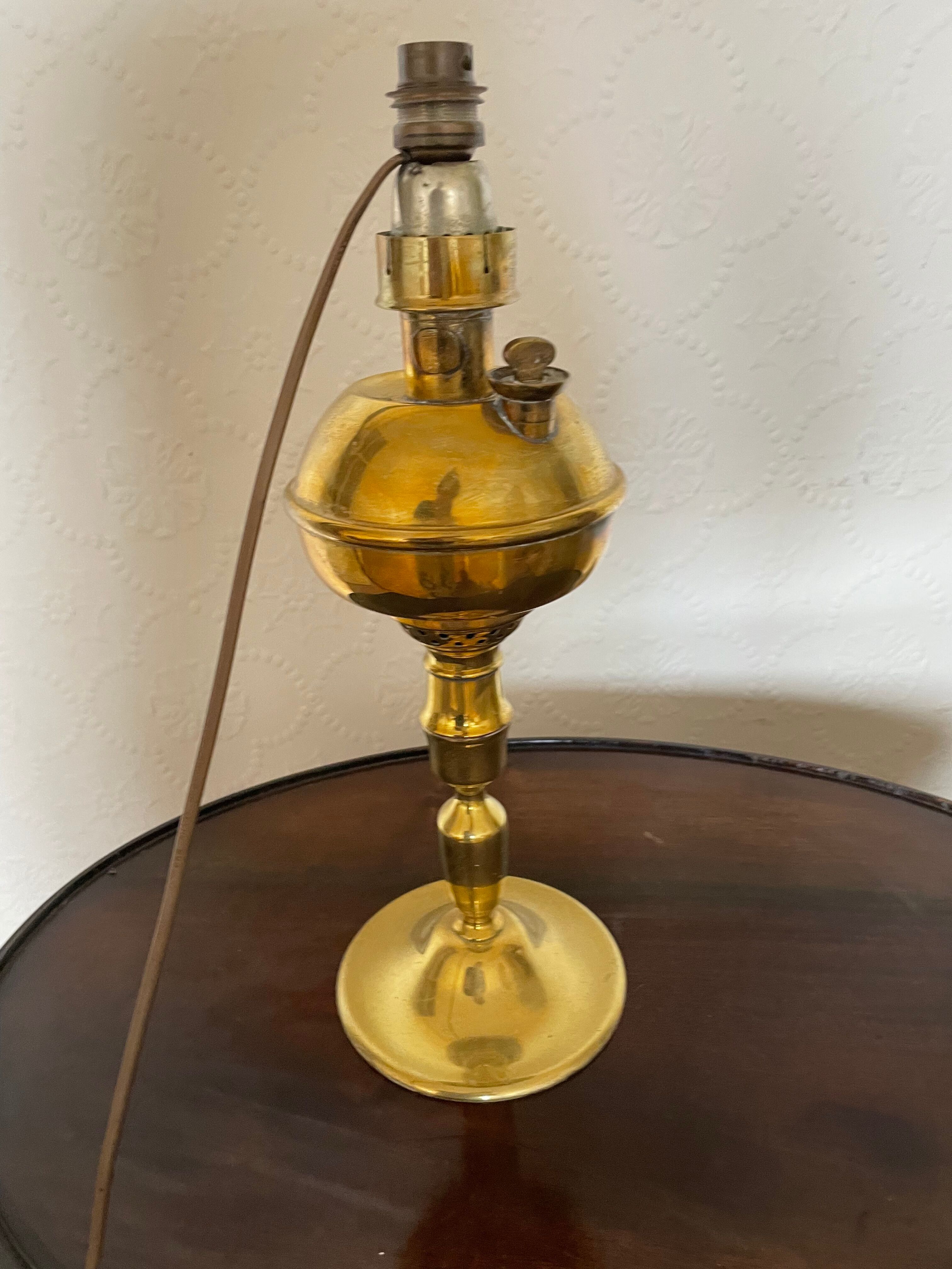 Electrified copper kerosene lamp