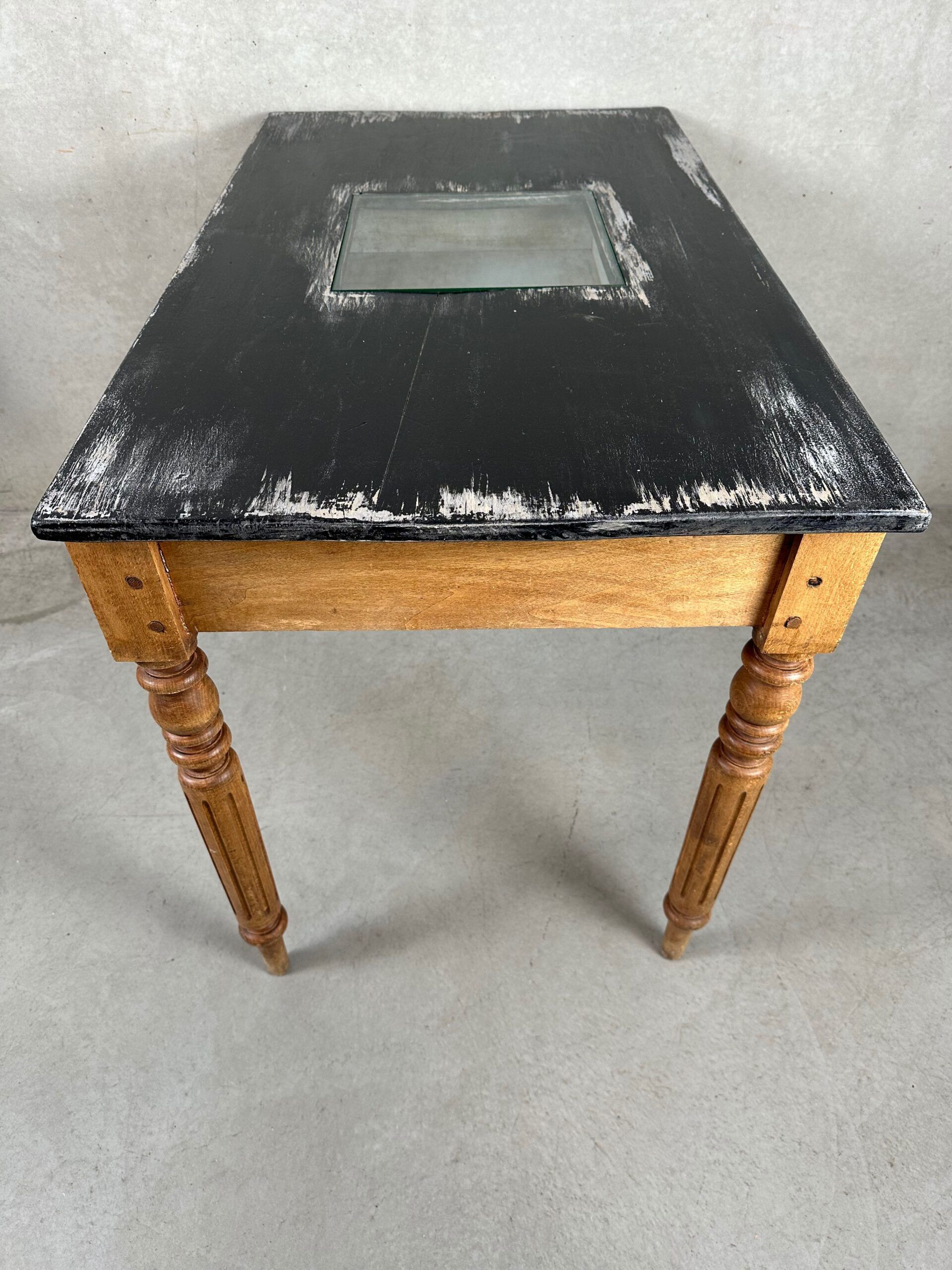 Table de travail en bois ancien