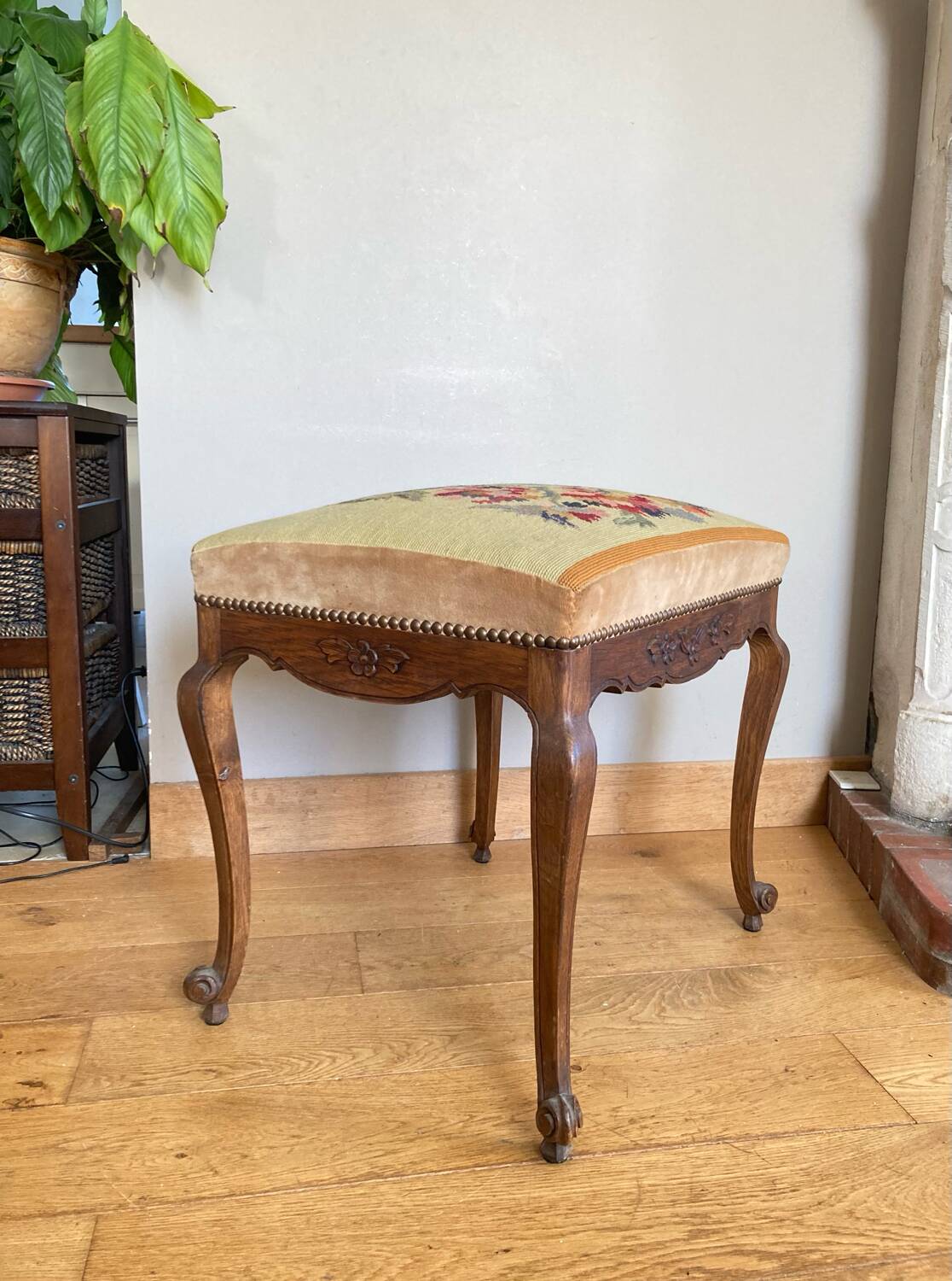 19th century Regency footrest with floral bouquet tapestry made with cross stitch