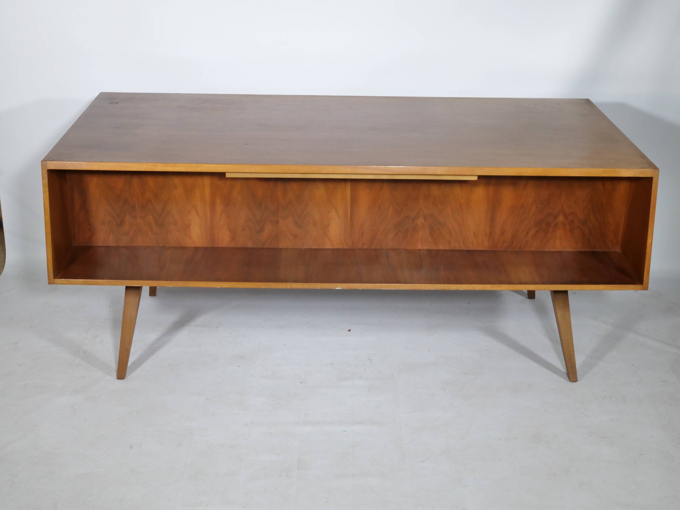 Bureau de direction en noyer, années 1960