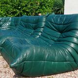 100% original et vintage (années 70) - Ensemble canapé Togo 4 à 5 personnes - Banquette 2 places, Banquette 1 place et angle 1 à 2 places en cuir vert forêt par Ligne Roset