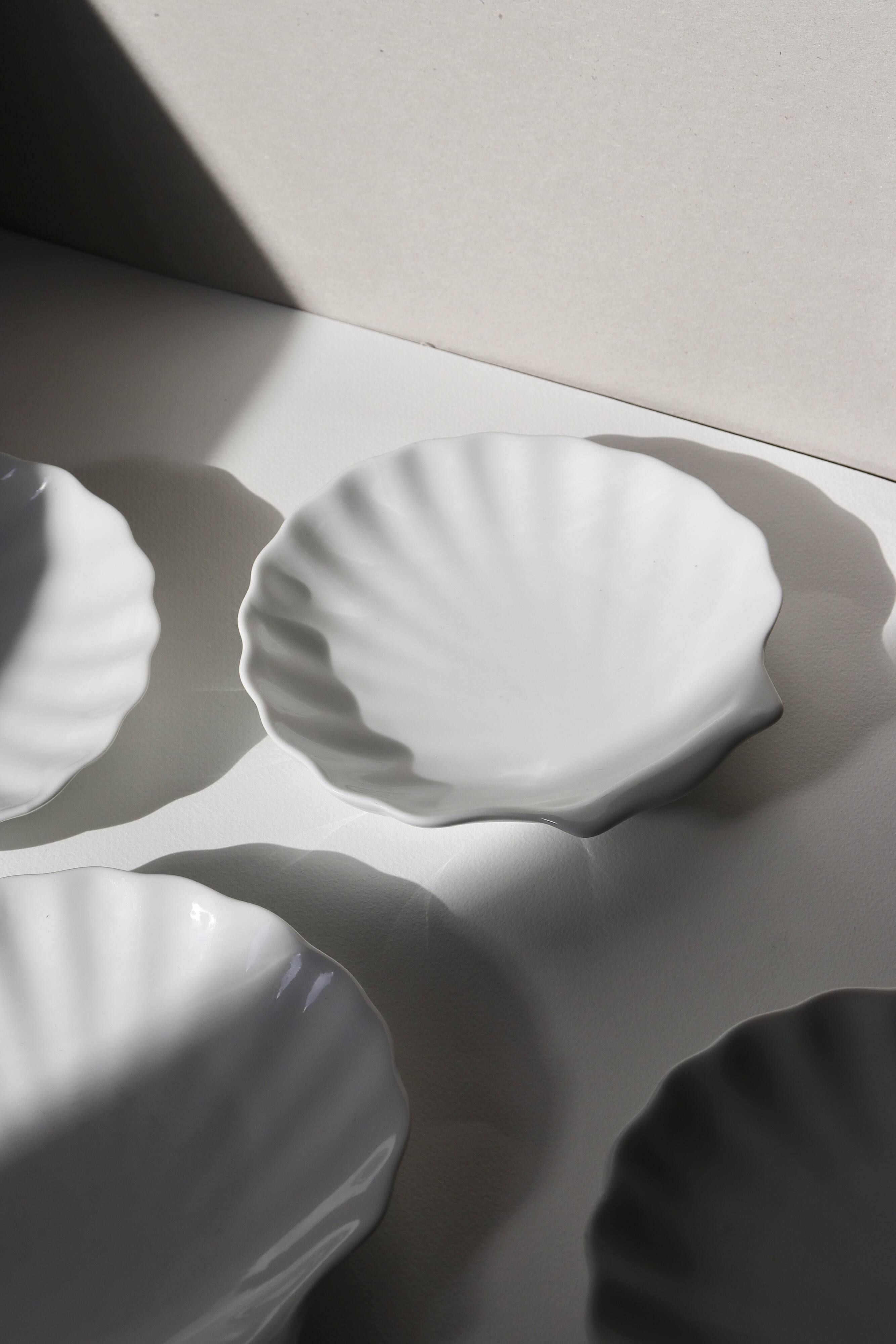 White shell cup