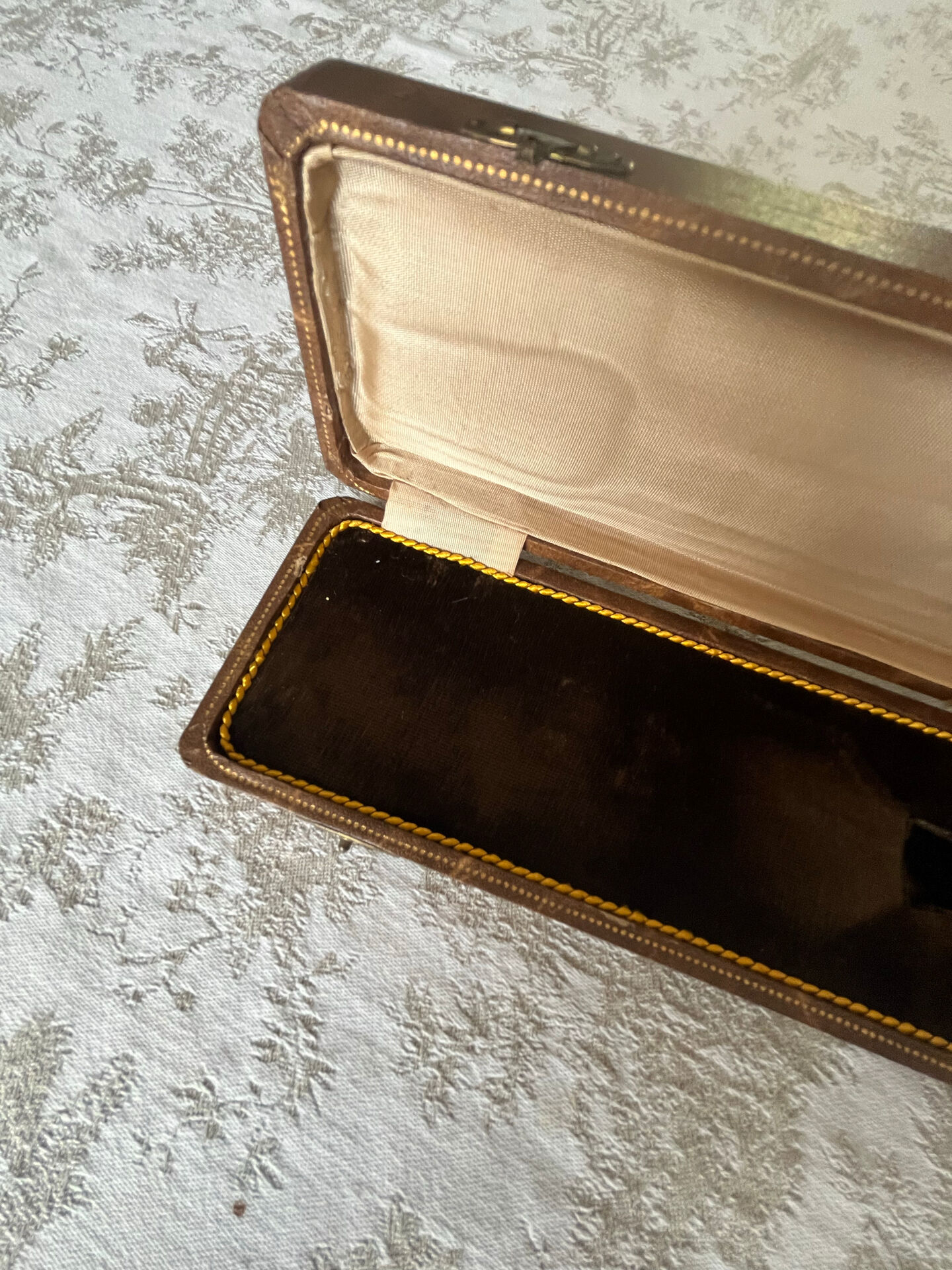 Cake or pie knife/server
