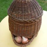 Basket with wicker lid