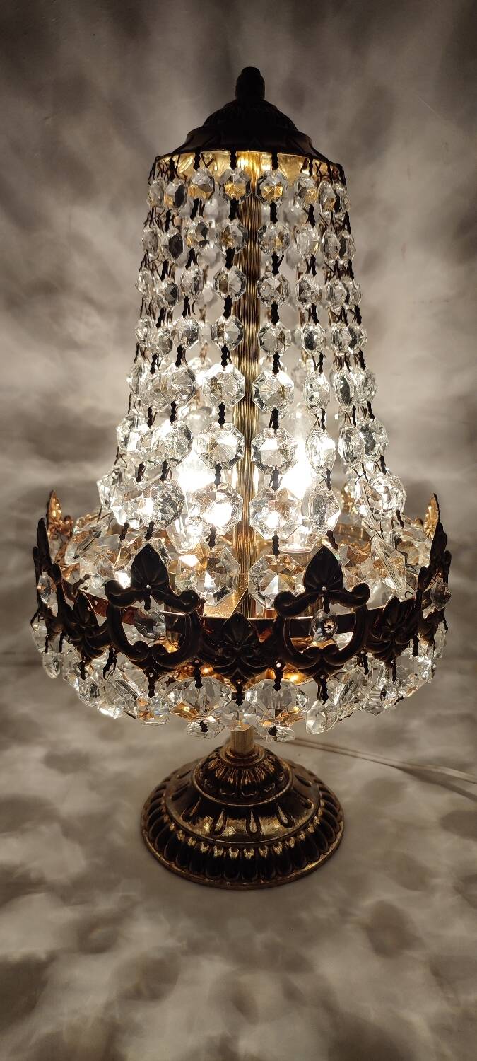 Lámpara de mesa de cristales. España, 1970s.