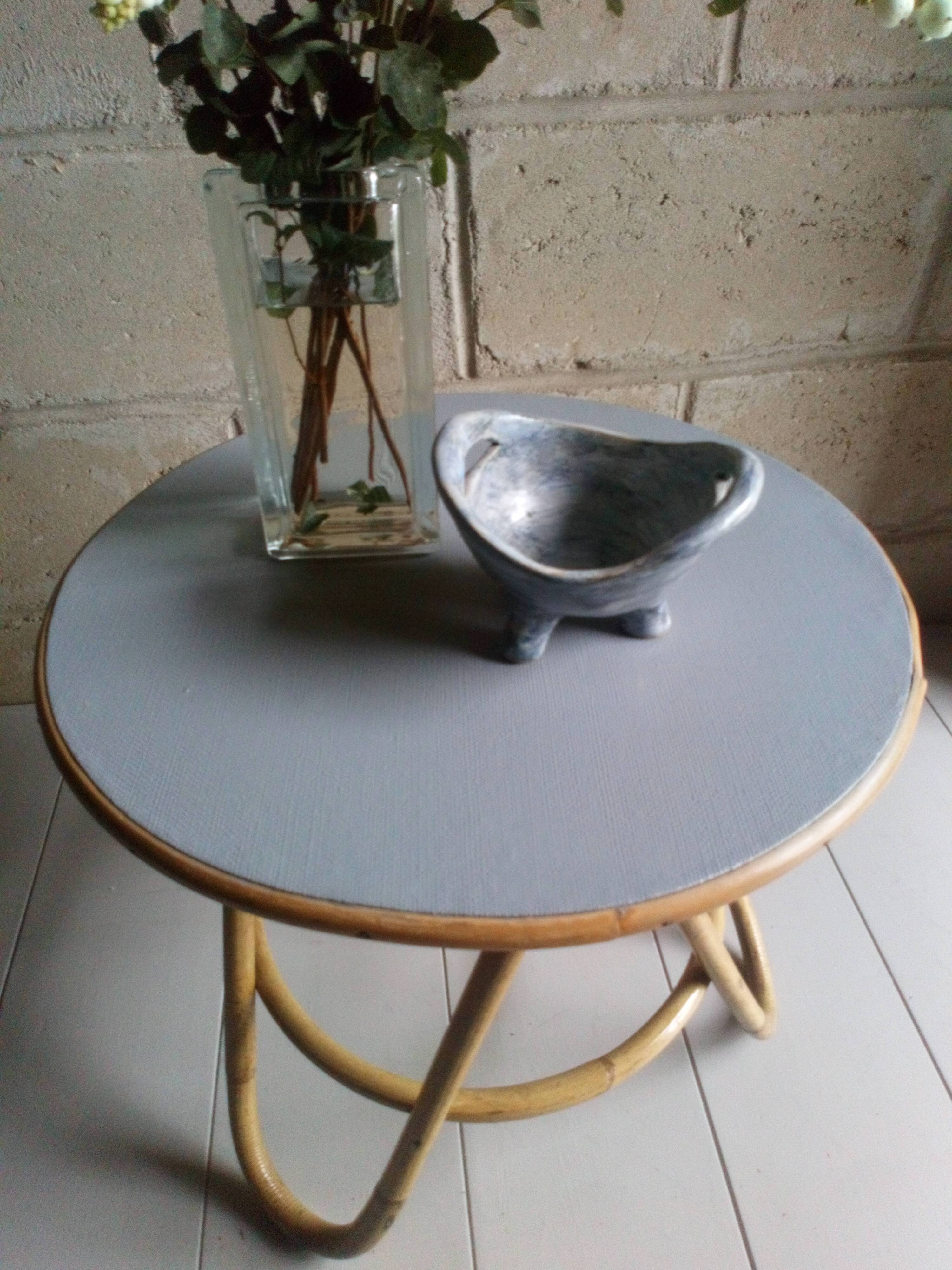 Extra roundtable in vintage rattan 50s