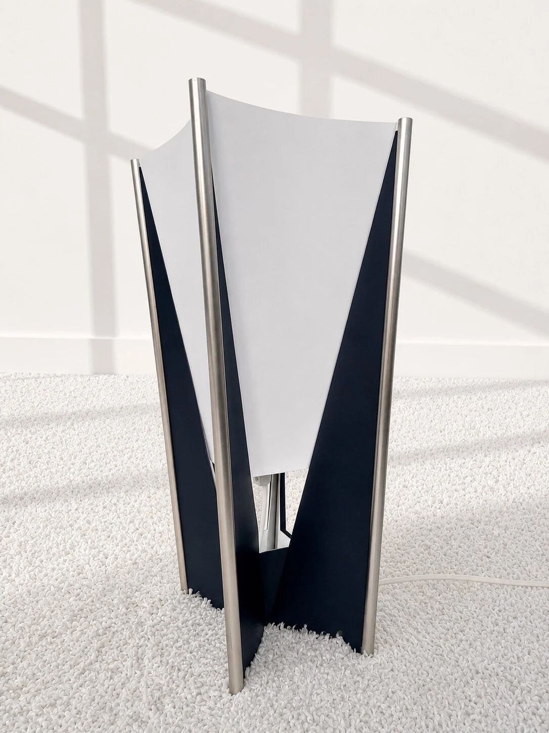 Table lamp "Style" for Knoll. Samuel Parker. 80s
