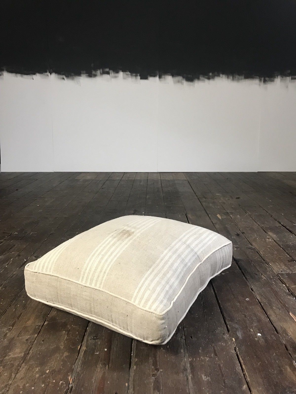 Pouf in fabric