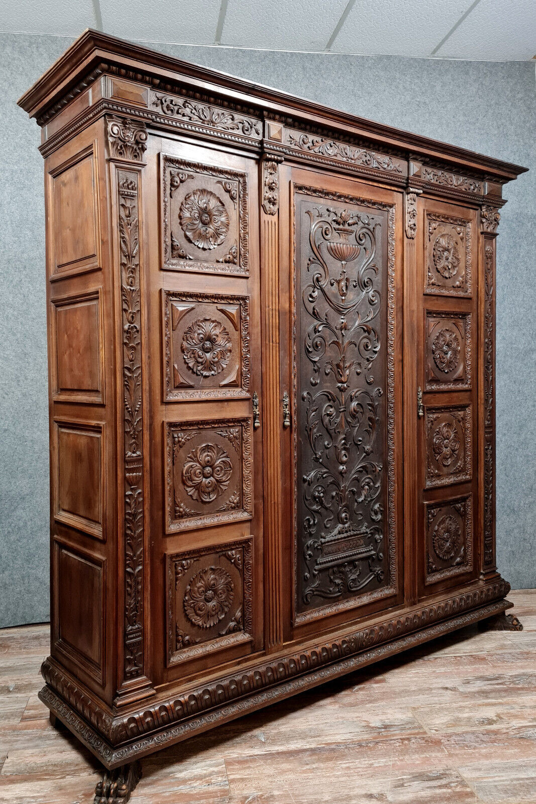 Renaissance style wardrobe in solid walnut circa 1850-1880