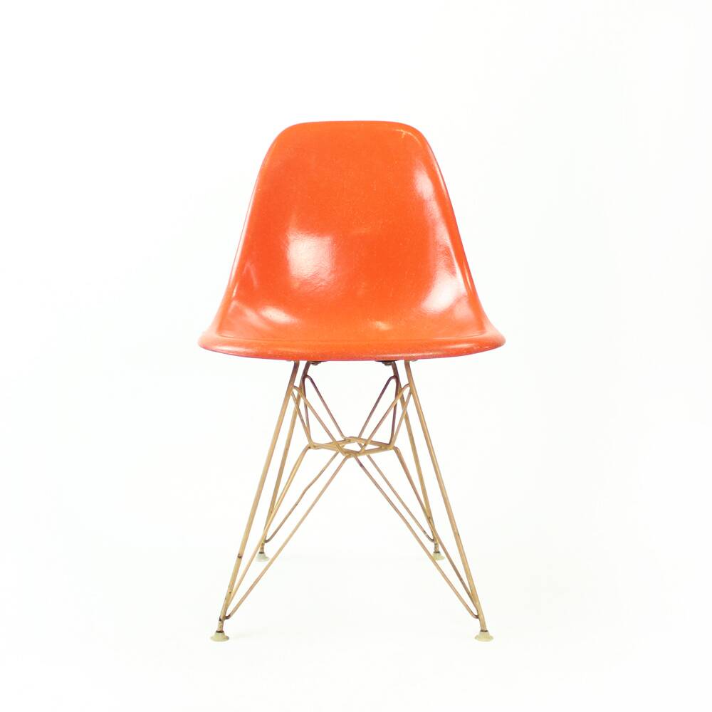 Chaise à piètement Eiffel orange par Charles et Ray Eames pour Herman Miller, années 1960