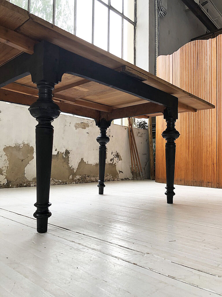 Ancient oak farm table with extensions 218 cm