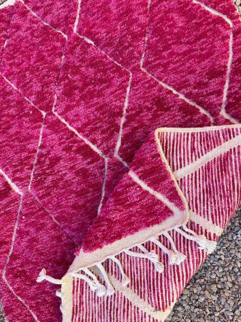 Traditional handmade wool pink rug 250cmx150cm