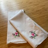 Sets of two hand-embroidered cotton napkins