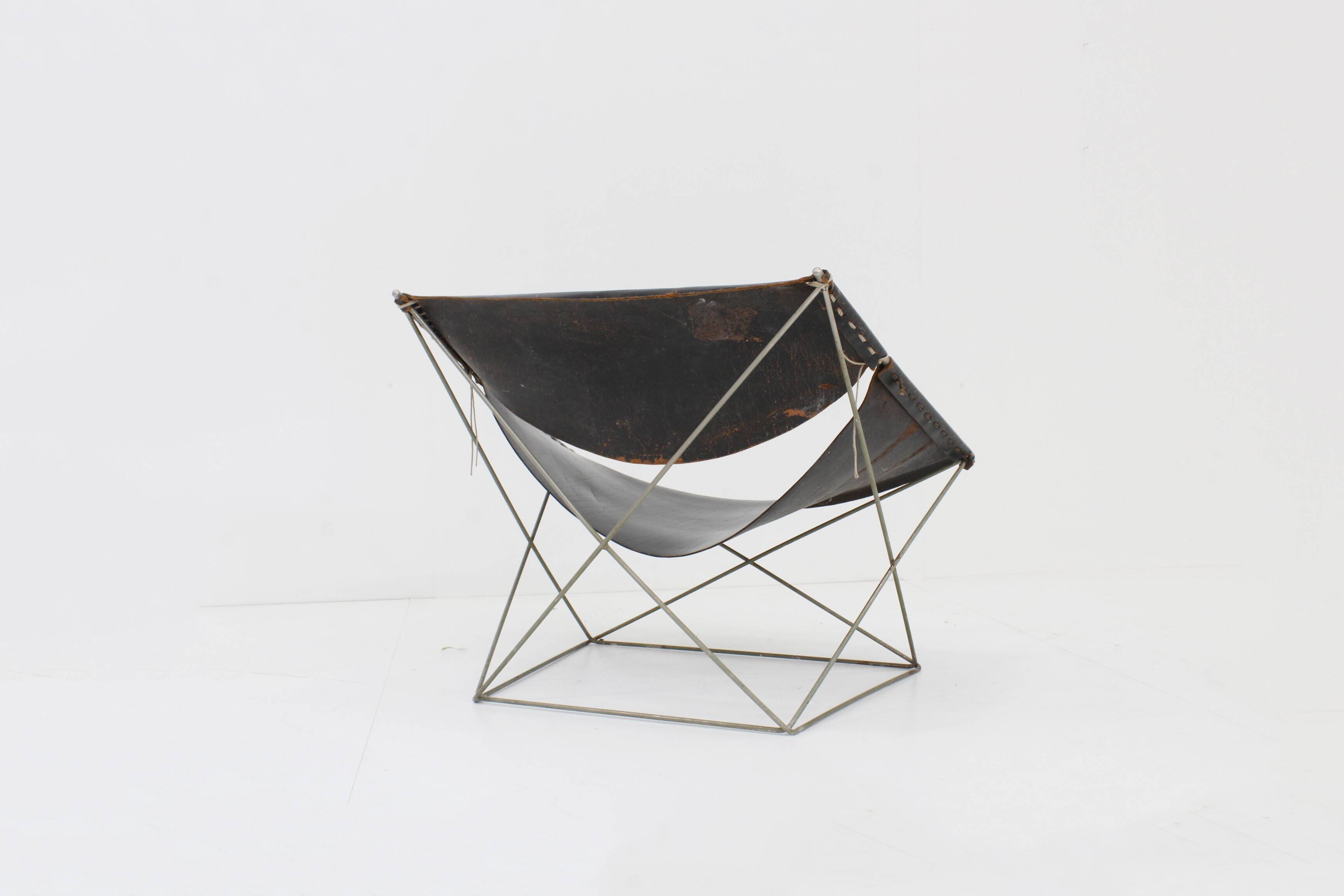 Chaise longue papillon Artifort F675