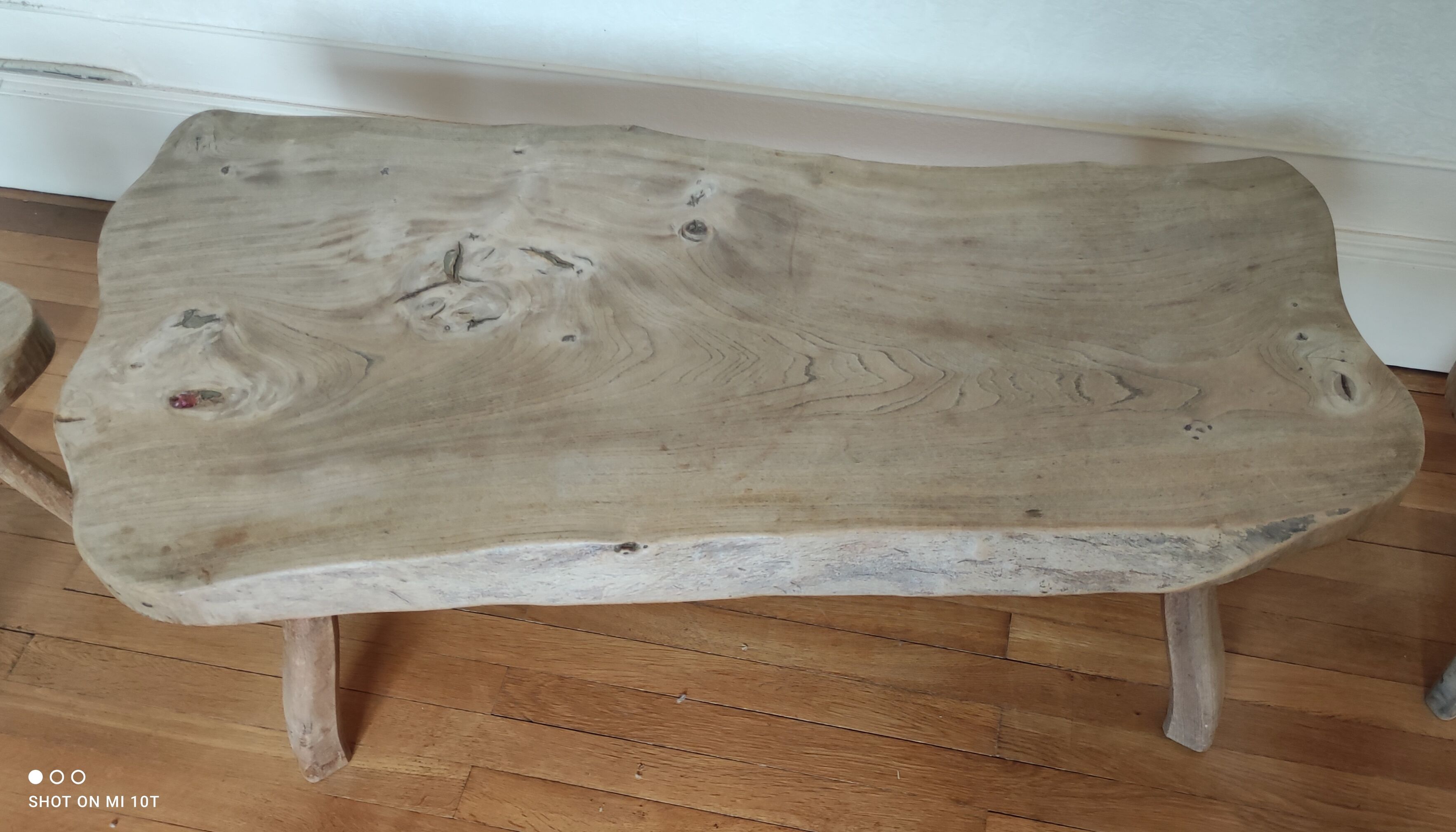 Old living room 3 rooms in wood, brutalist art