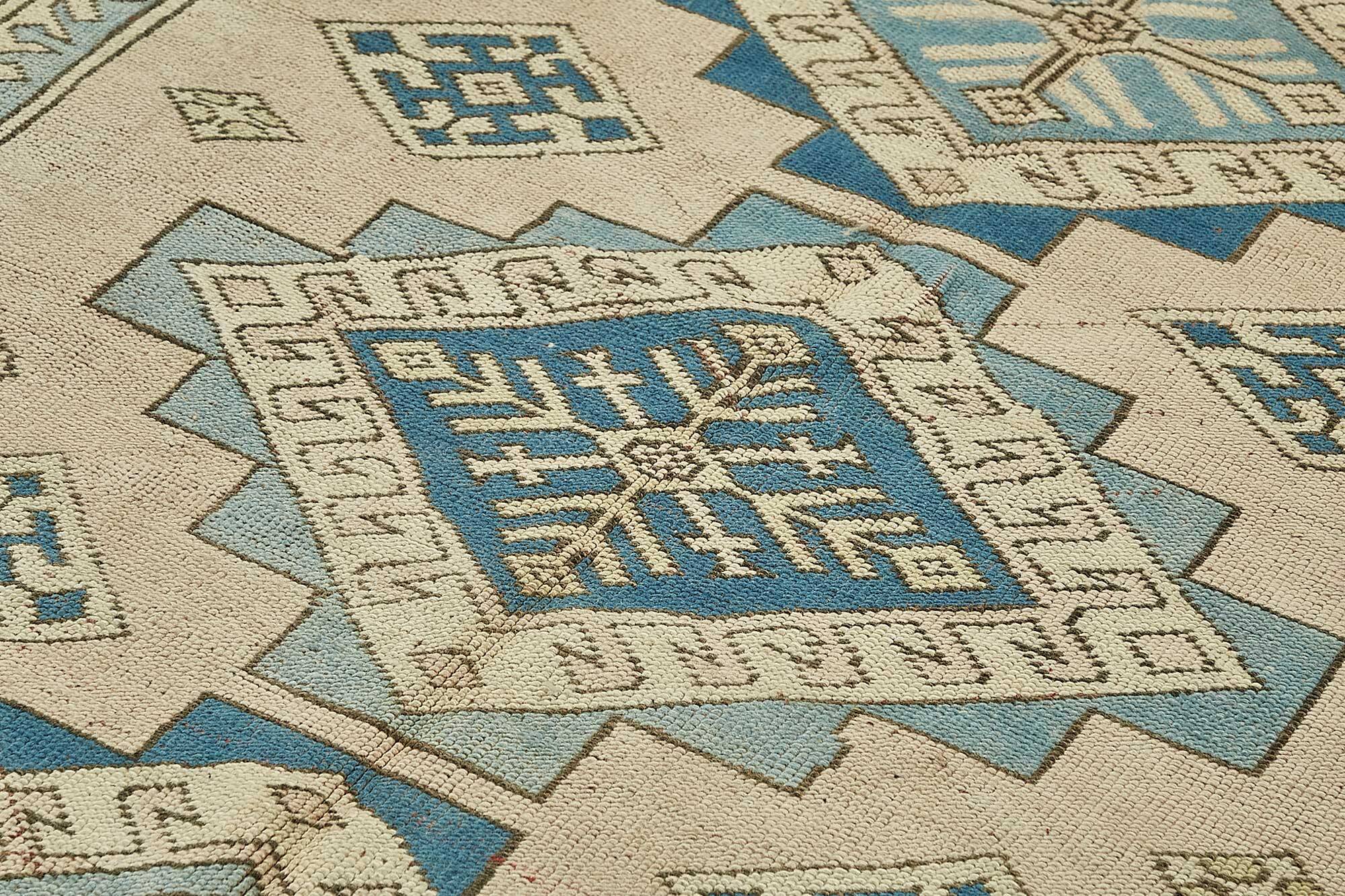 Turkish Vintage Anatolian Rug 174 cm x 220 cm