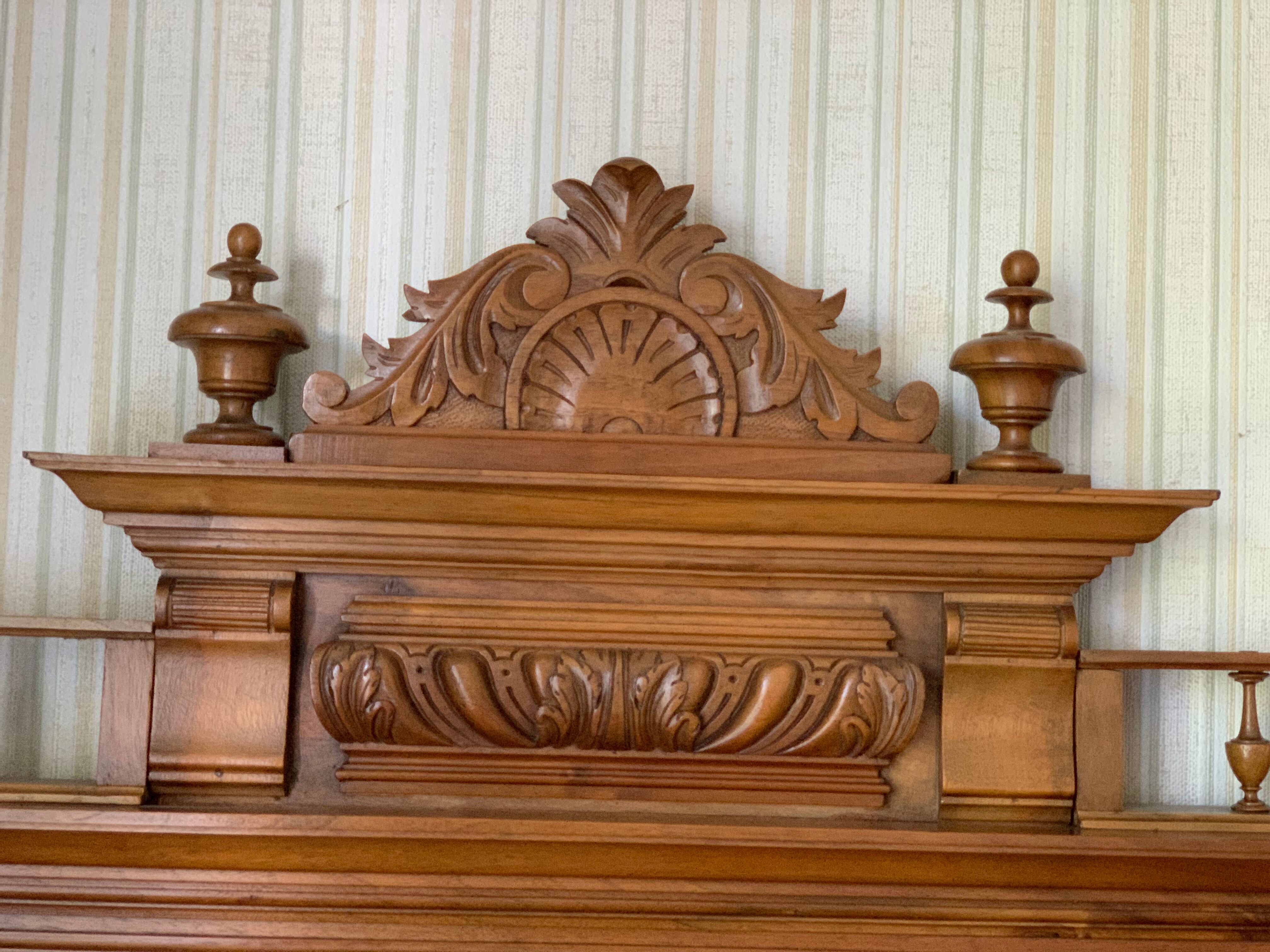 Buffet Henri II in walnut