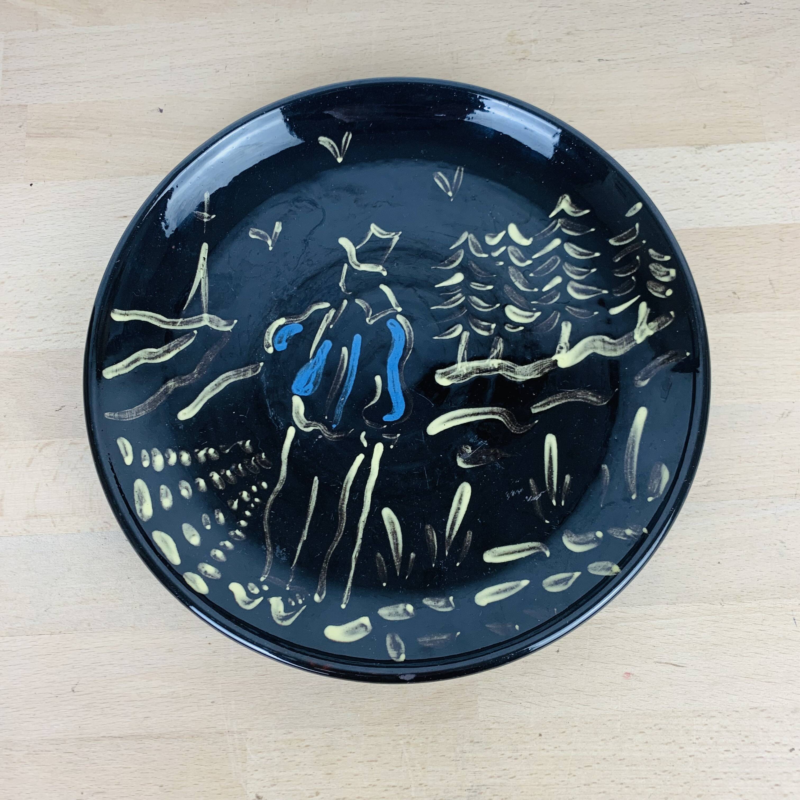 Ceramic dish/plate signed Lucien Guidot