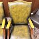 Ensemble de chaises présidentielles Chesterfield anglaises classiques.
