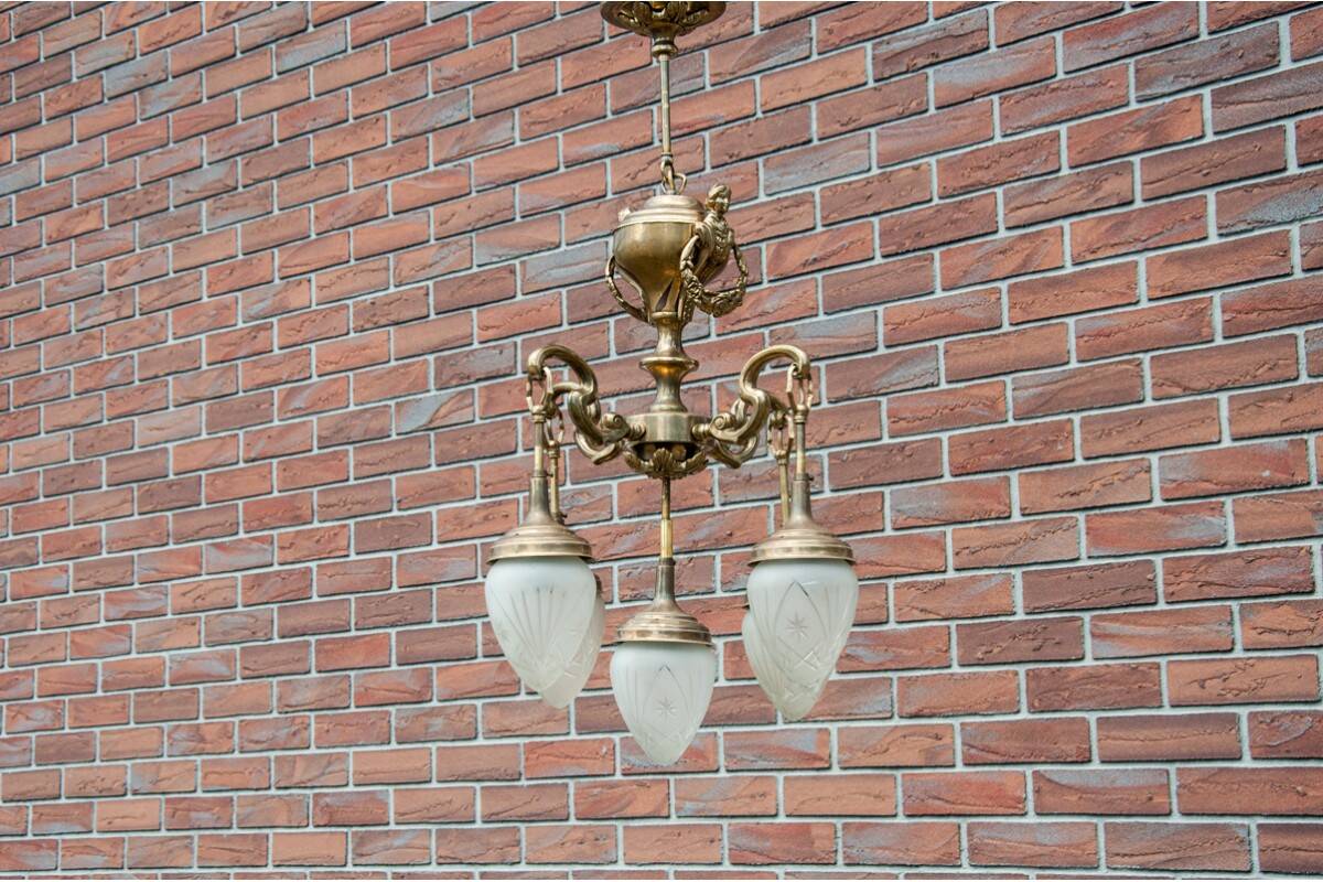 Lustre en laiton du milieu du XXe siècle, Europe occidentale