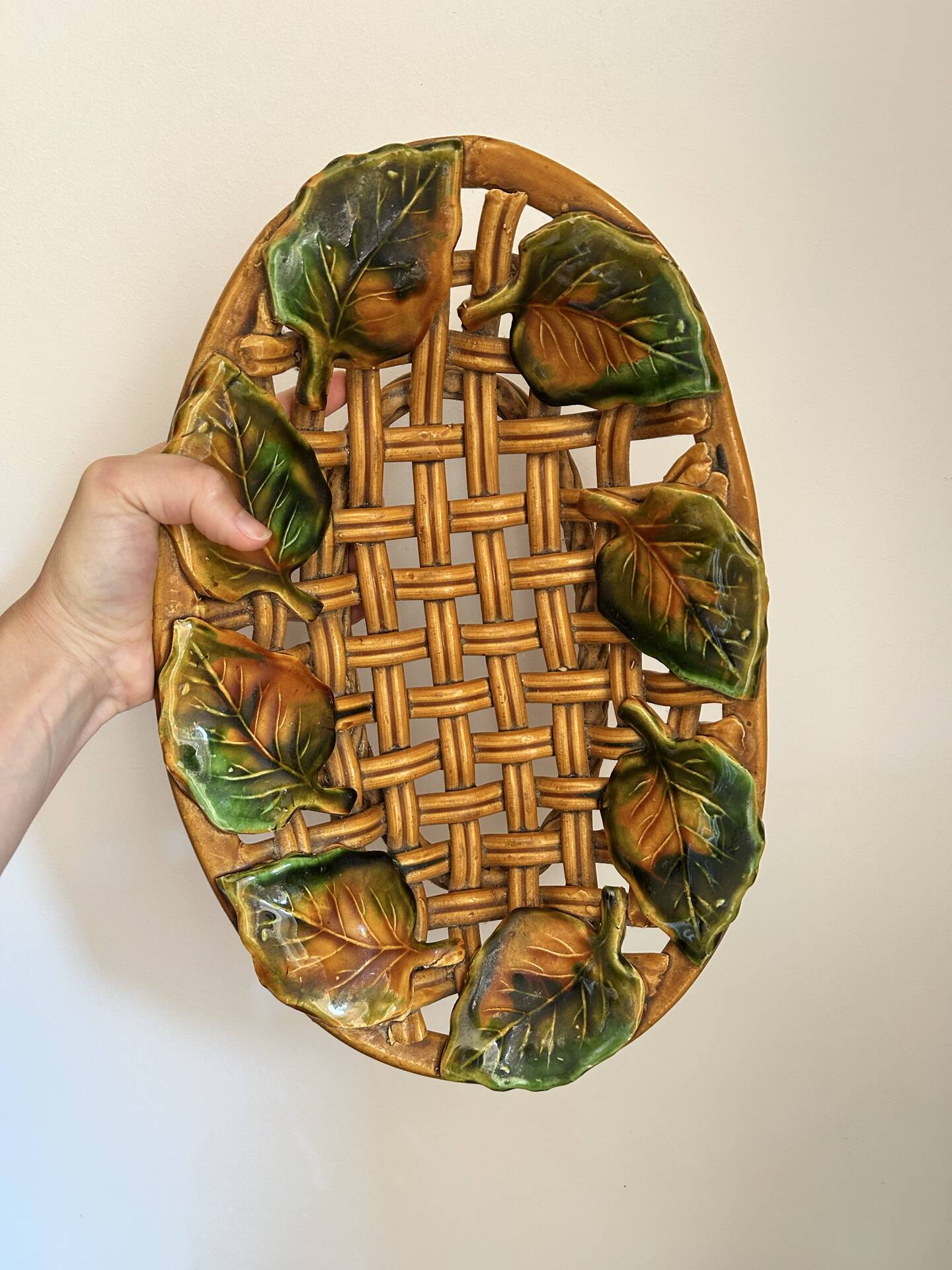 Woven fruit bowl barbotine 1950s