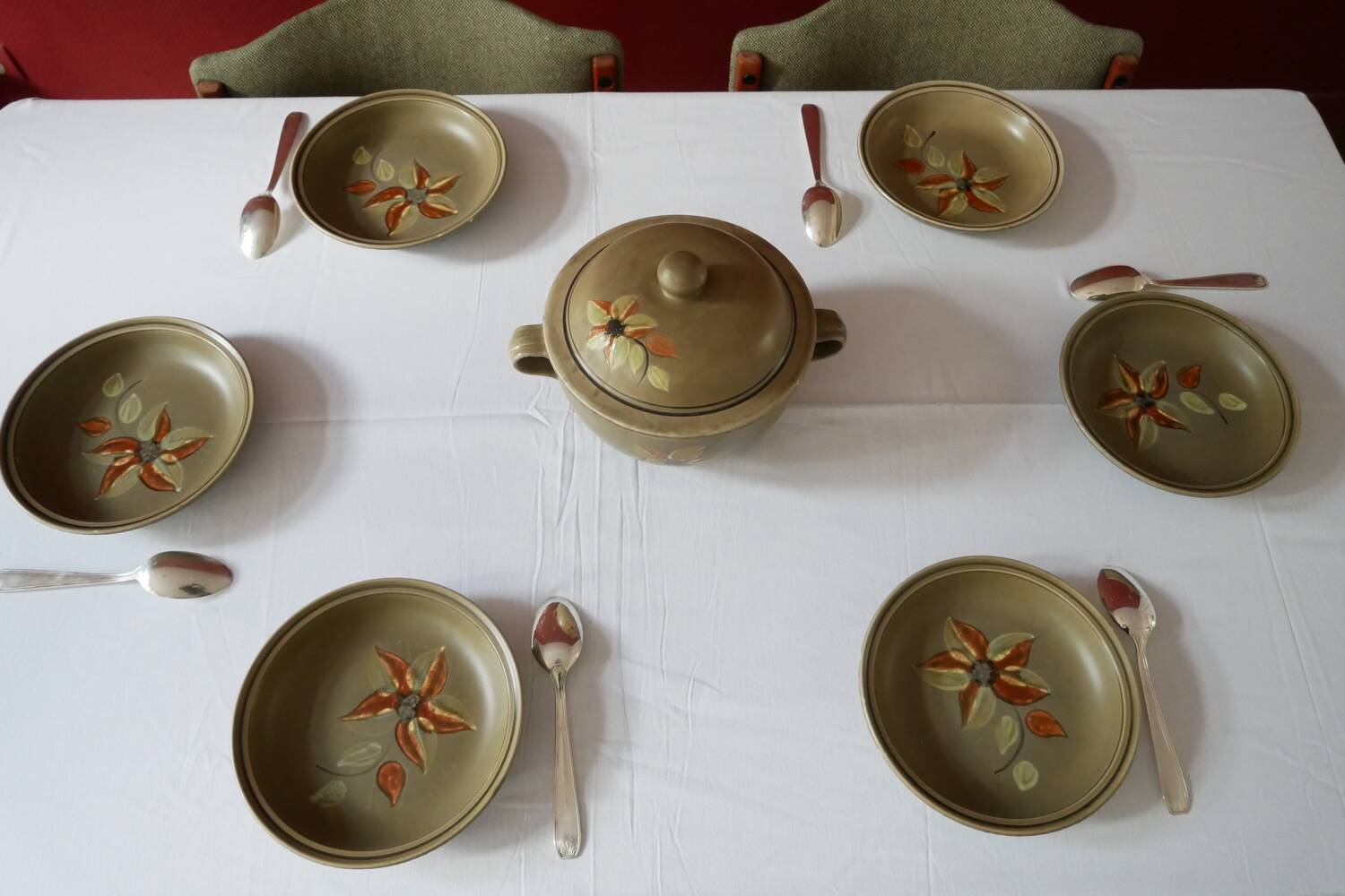 Lot 6 soup plates with soup tureens / Revernay art workshops service