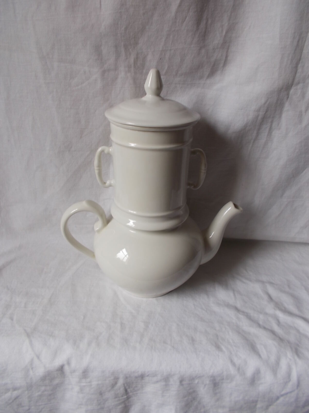 Coffee maker or teapot lunch service Apilco in earthenware with its filters