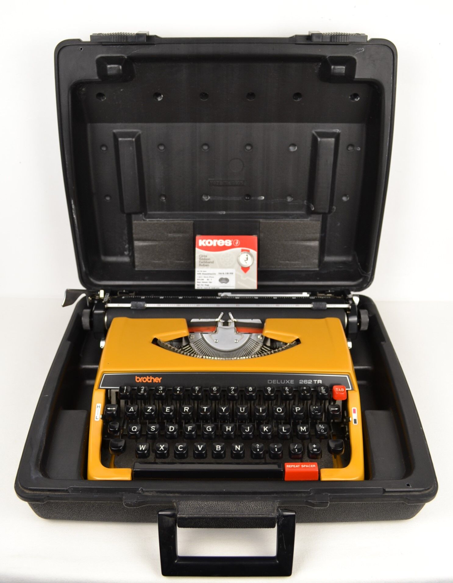 Brother deluxe 262tr mechanical typewriter - new tape