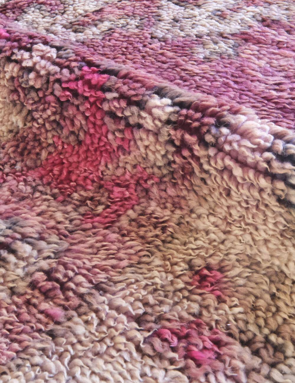 Vintage Berber Rug - 249 x 170 cm