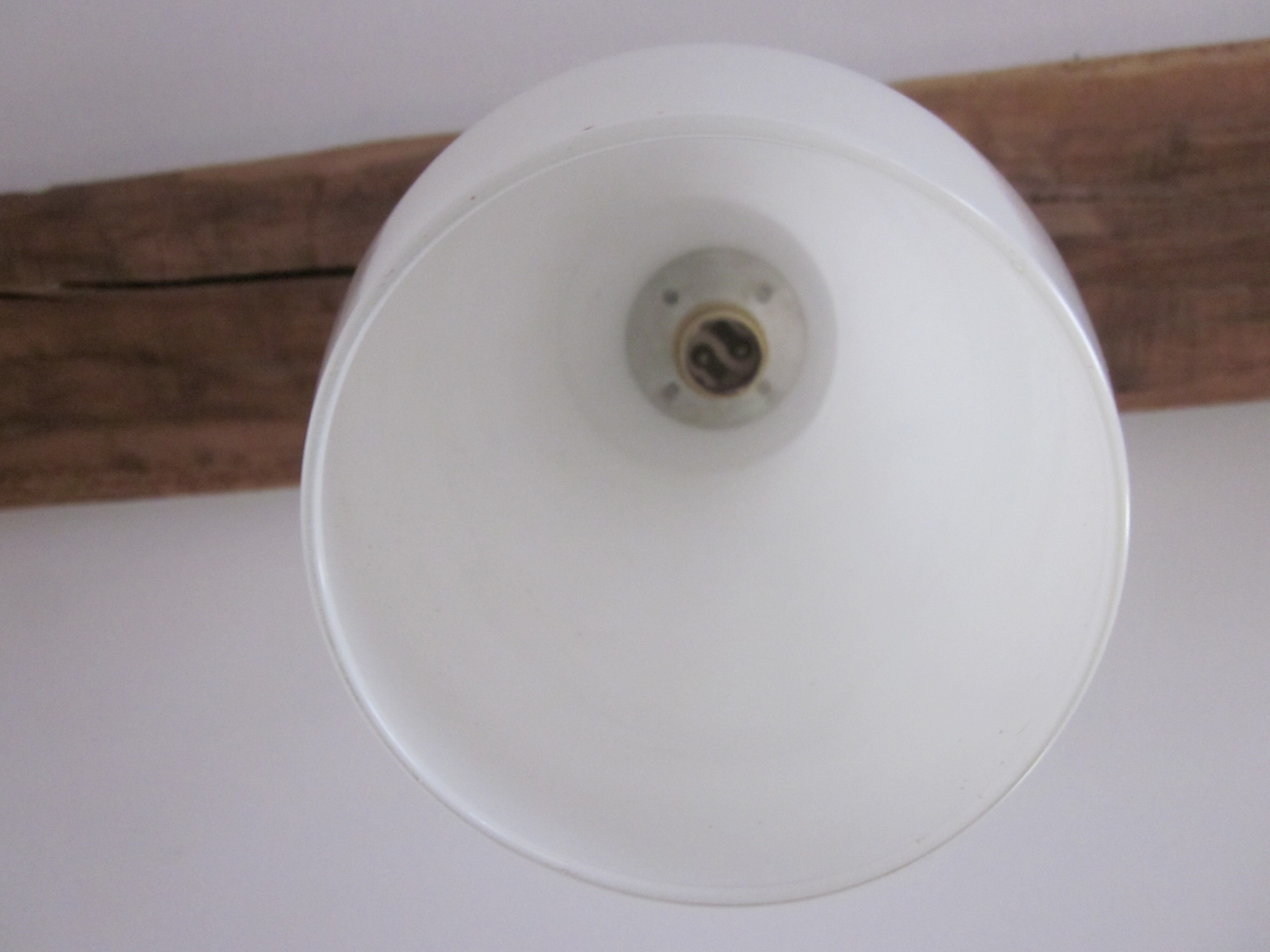 Suspension of years 50-60 in opaline