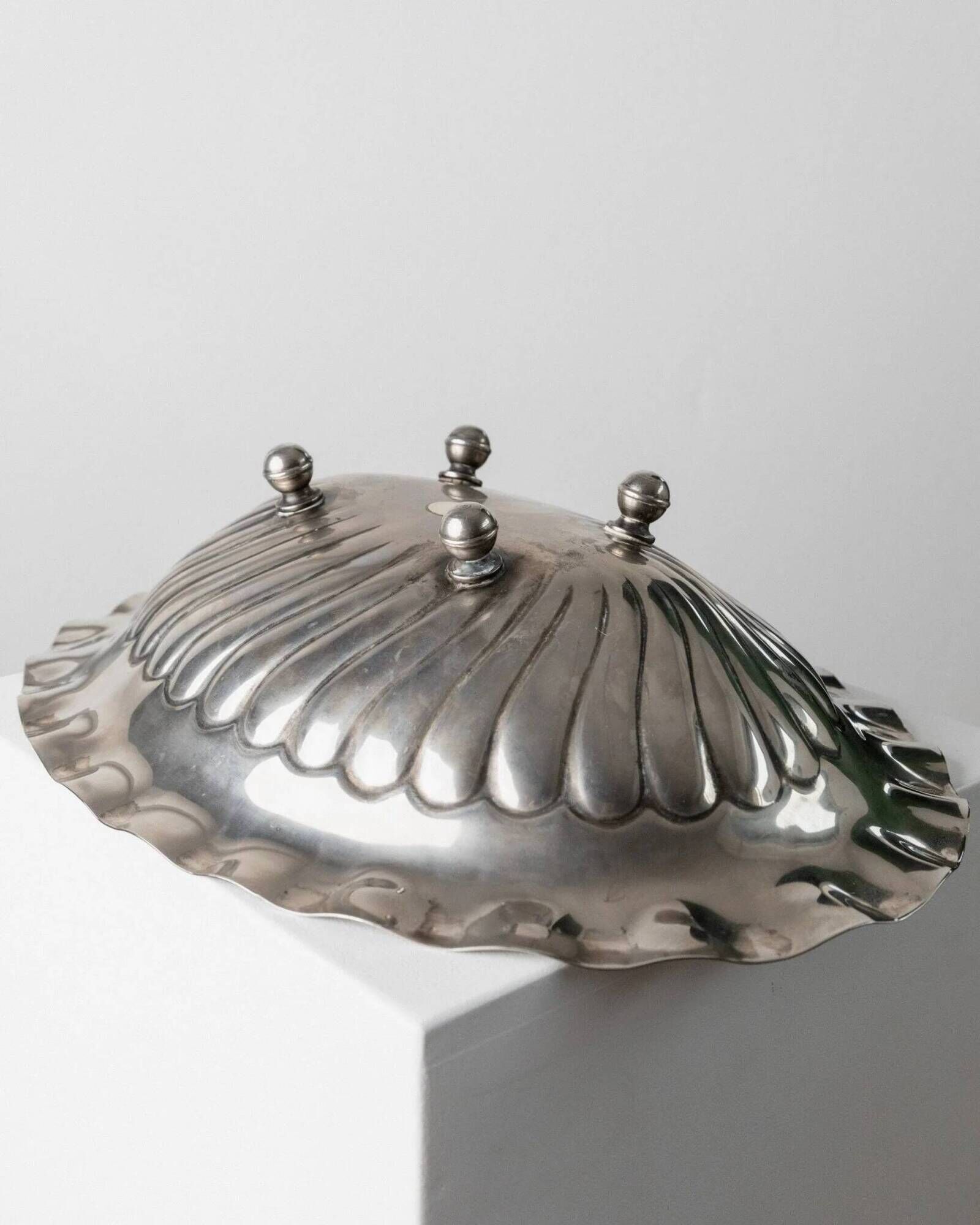 Silver-plated metal vintage bowl with curved rim and relief - Italian 1940s centrepiece