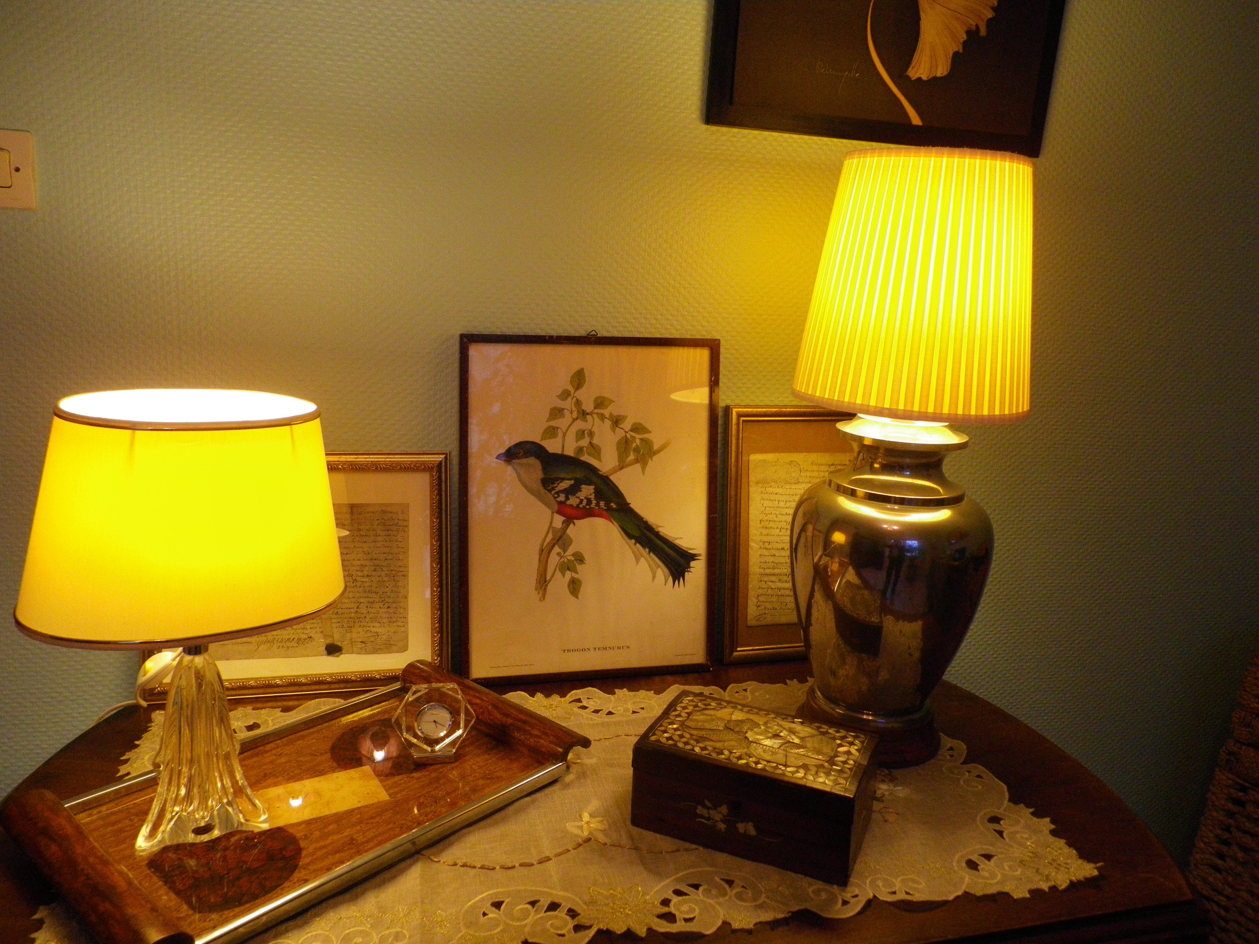 Living room mood lamp, silver metal base, wooden base, pleated lampshade