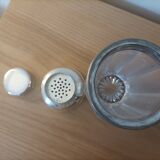 Vintage shaker