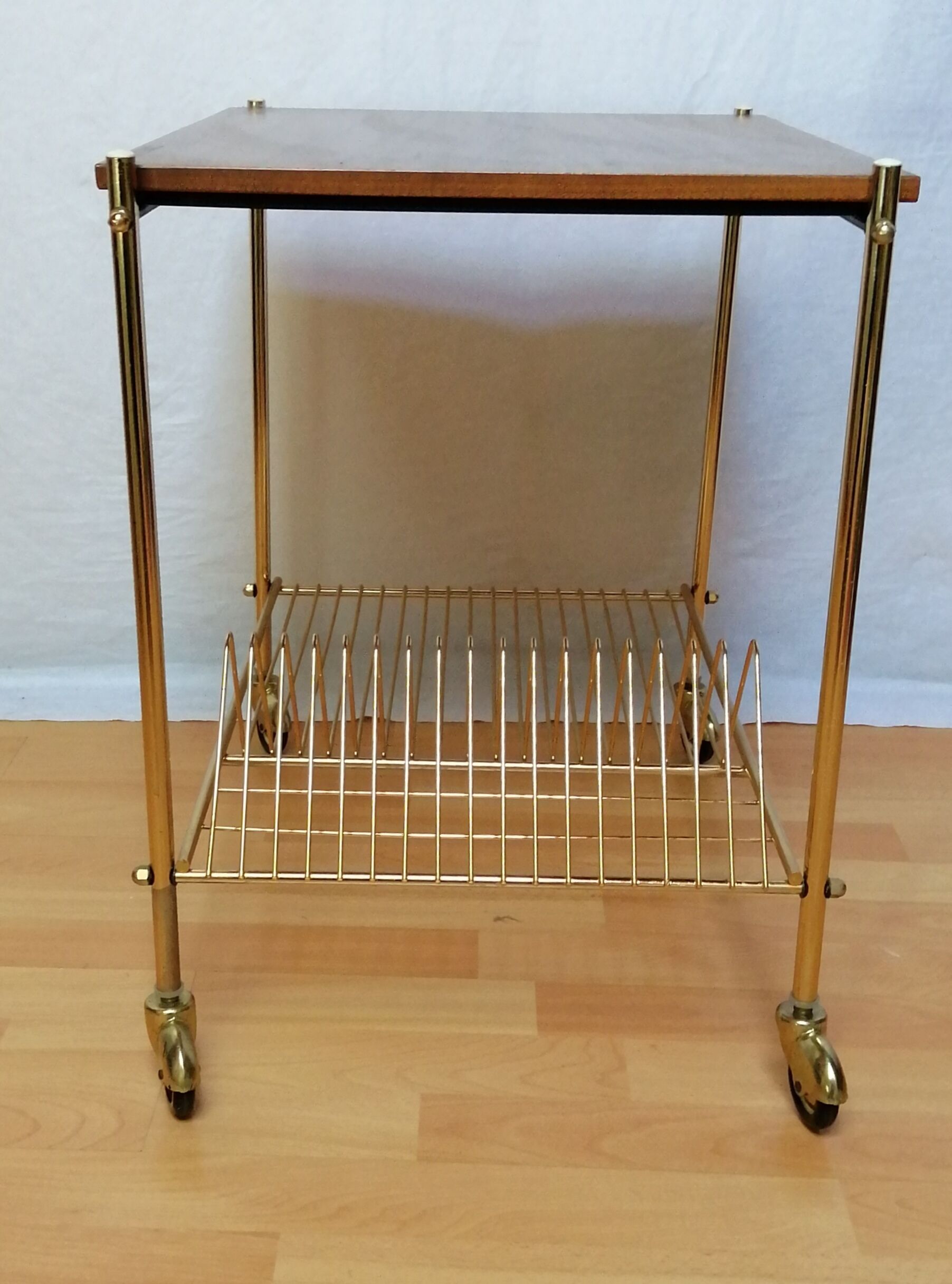 Vintage service range vinyls in teak France 1960