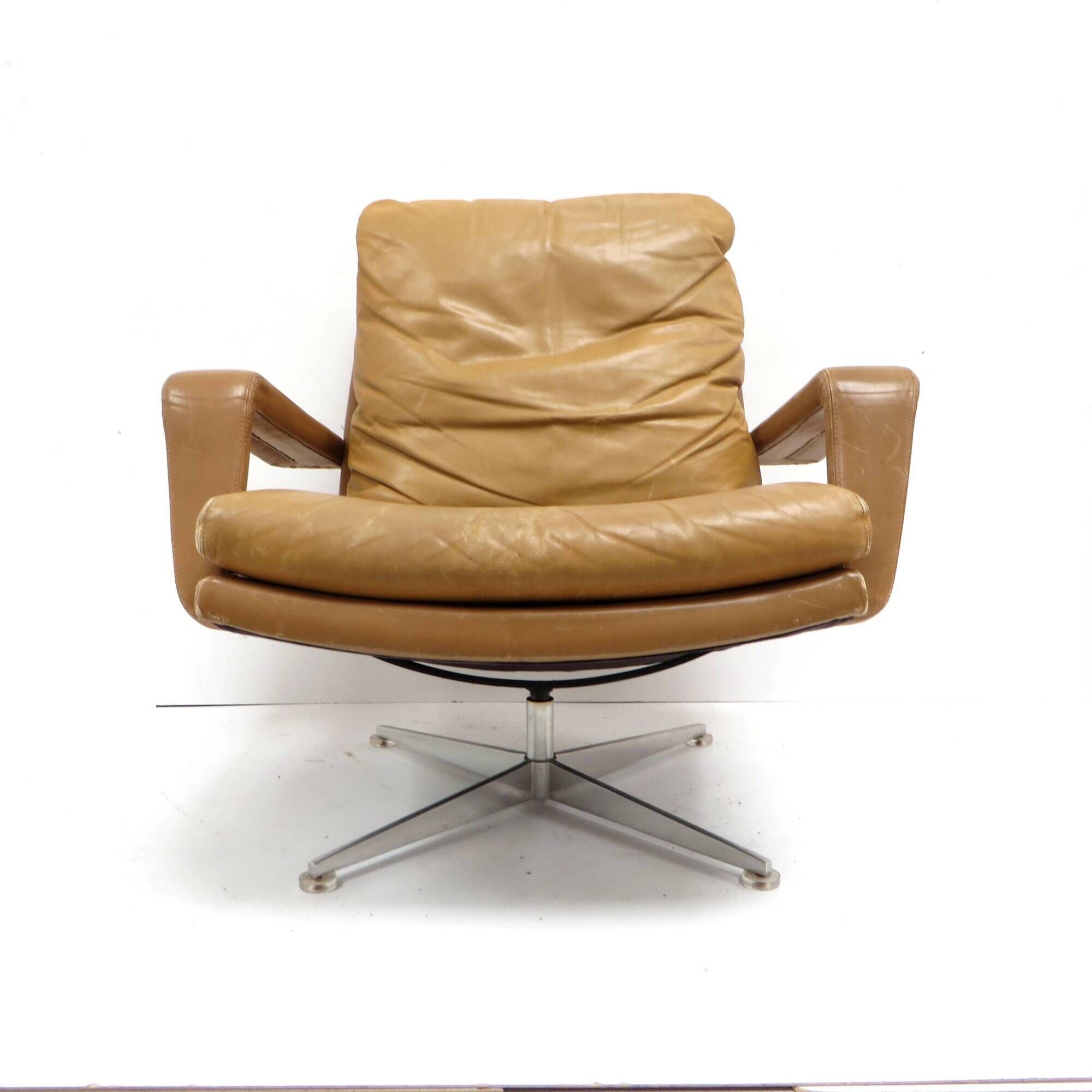 Vintage swivel chair designed by Hans Kaufeld in the 60s