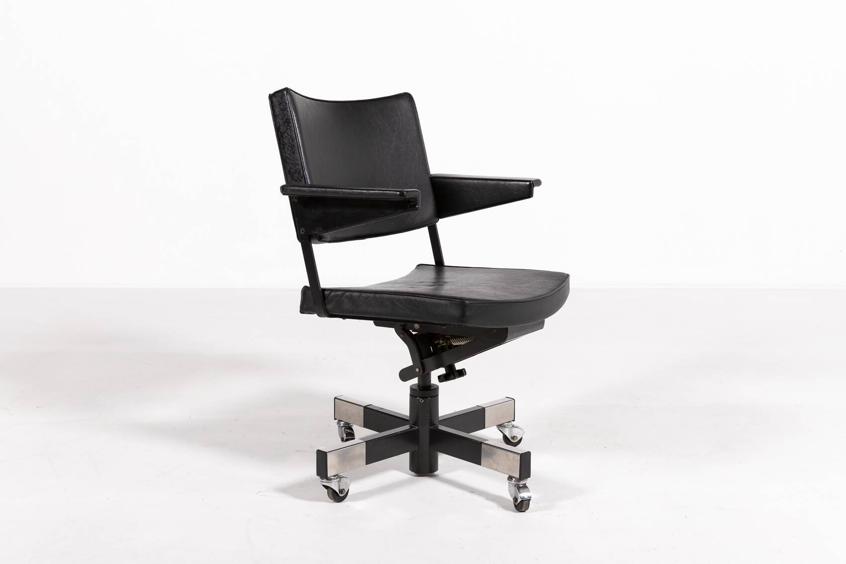Gispen desk chair Model 1637 by AR Cordemeyer