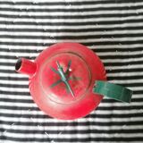 Decorative enamelled apple-shaped kettle