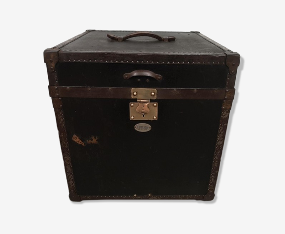 Boîte à chapeaux