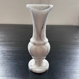 Vase en marbre blanc