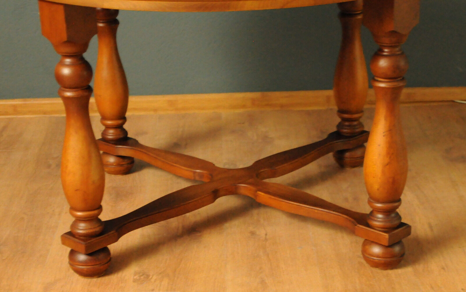 Table basse scandinave avec plateau en marbre