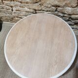 Round coffee table