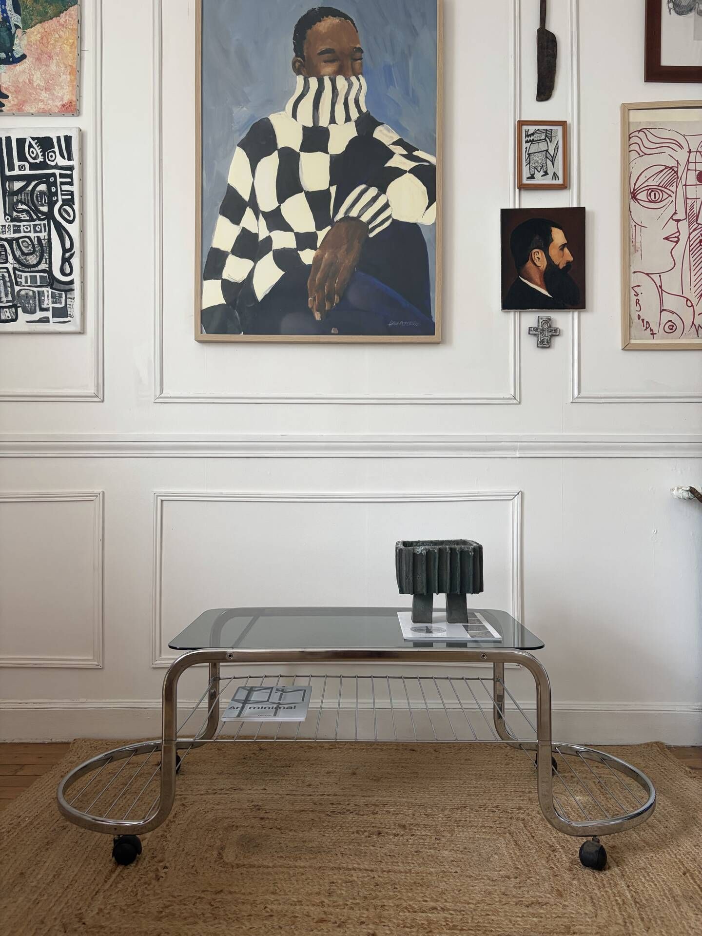 Table basse en métal et verre fumé 1970
