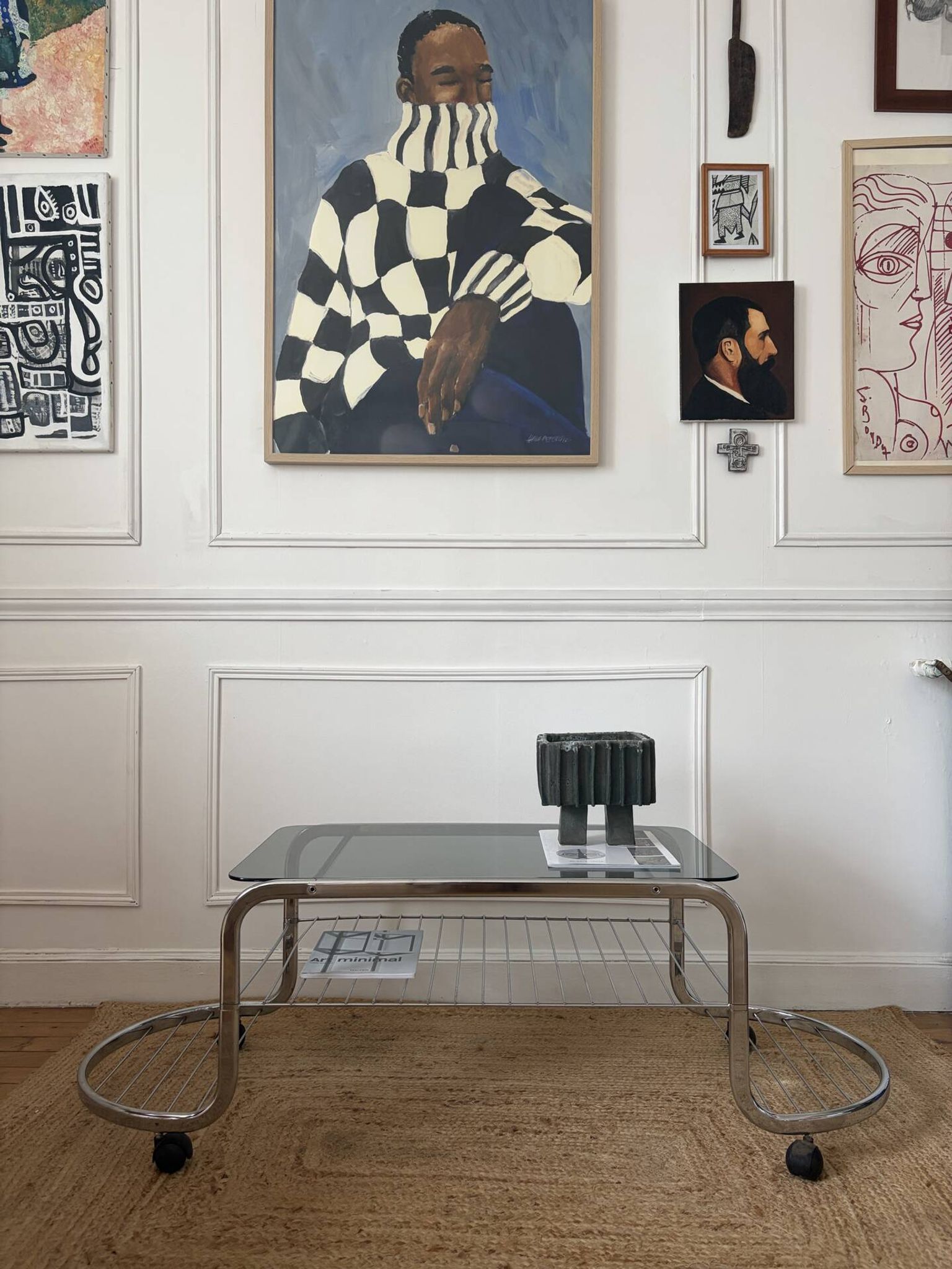 Table basse en métal et verre fumé 1970