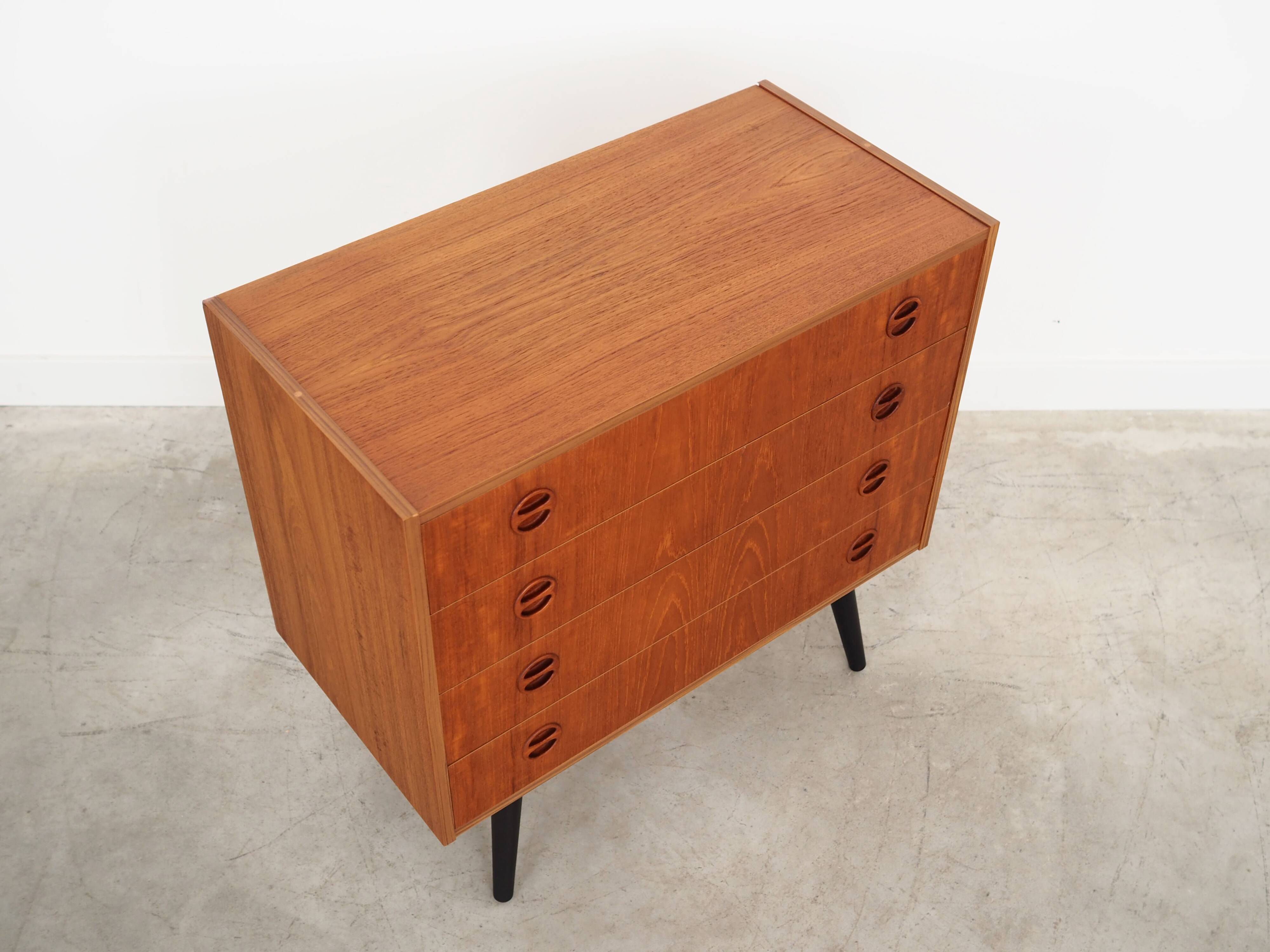 Commode en teck, design danois, années 1970, production : Danemark