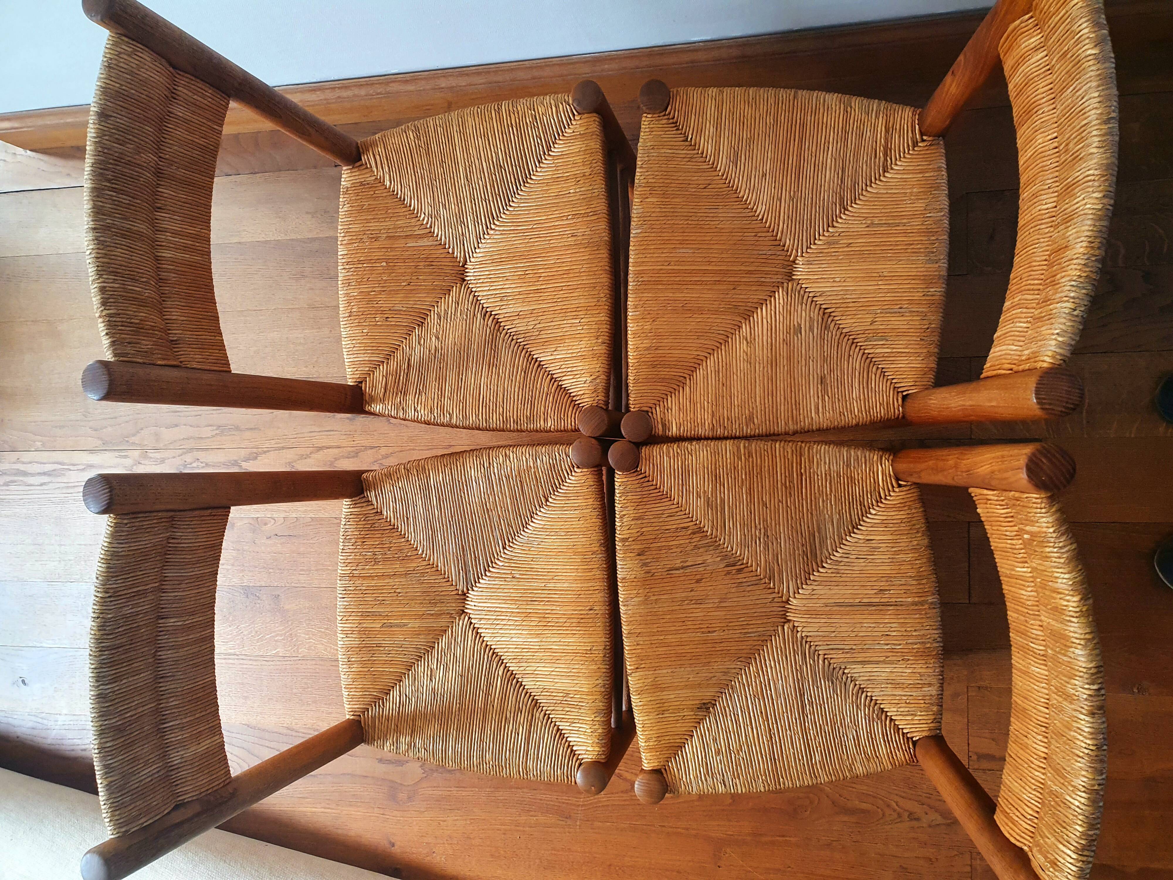 Series of 4 seat chairs and mulched backrest